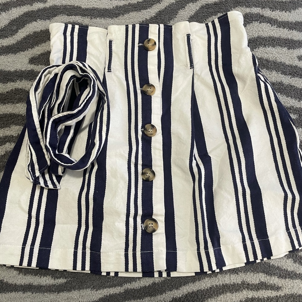 Forever 21 button up skirt